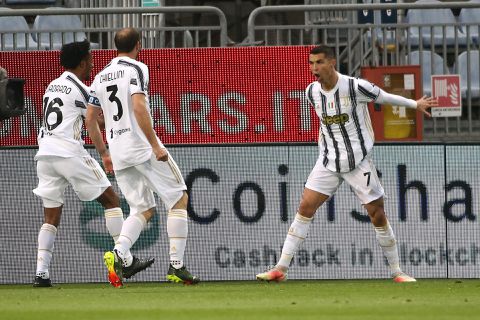 🎥 | Ronaldo met de perfecte hattrick: links, rechts, hoofd in 1 helft