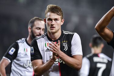 Juve-goalie vreest voor basisplaats na handsballen De Ligt: 'Hij mag mijn plek niet afpakken'