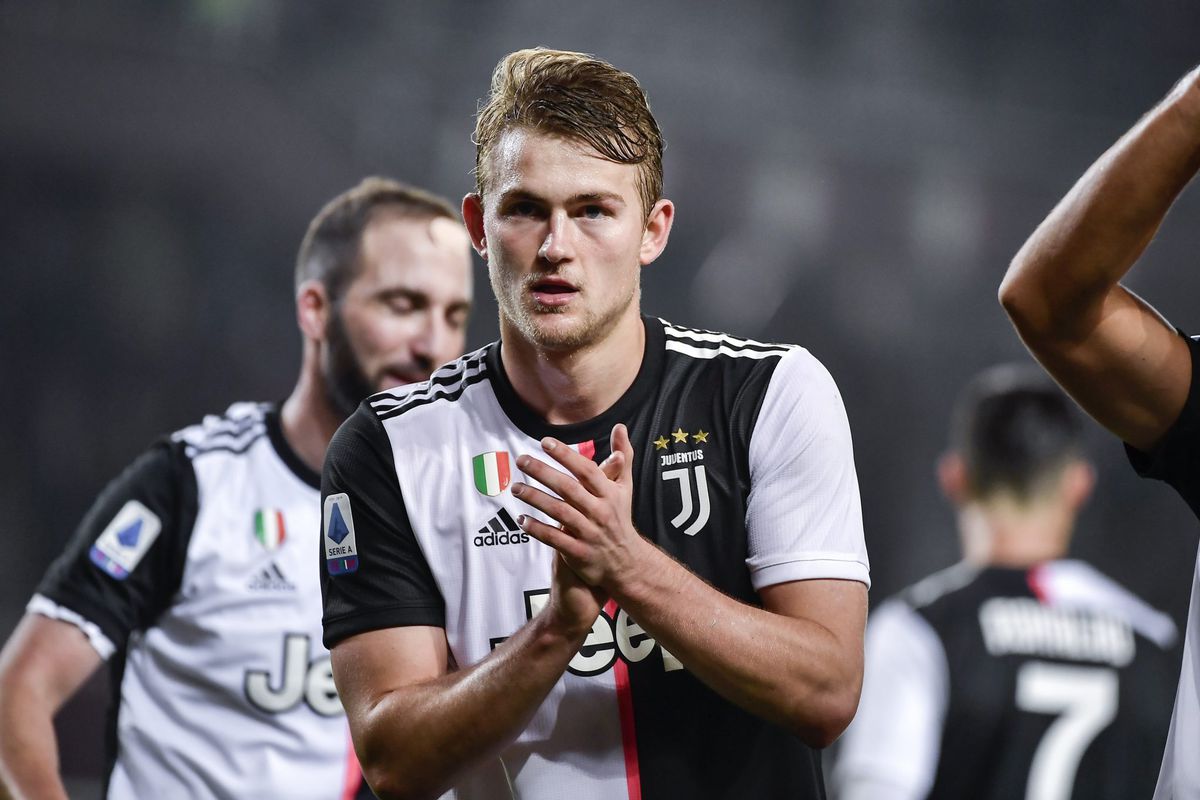 Juve-goalie vreest voor basisplaats na handsballen De Ligt: 'Hij mag mijn plek niet afpakken'