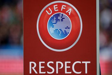 UEFA he-le-maal klaar met wangedrag: 'Racisten de oorlog verklaren'