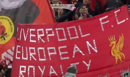 🎥 | Ouderwets kippenvel bij 'You'll never walk alone' op Anfield