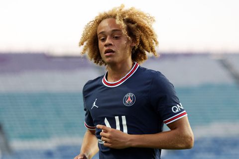 Pochettino lovend over Xavi Simons: 'Topspeler, kan op meerdere posities uit de voeten'
