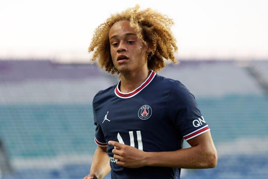 Pochettino lovend over Xavi Simons: 'Topspeler, kan op meerdere posities uit de voeten'