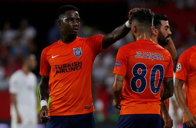 Elia wint met Basaksehir topper van Besiktas, ook Babel en Lens in de basis