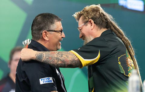 'Eigenlijk zouden ze zo'n Simon Whitlock en Darren Penhall uit het WK darts moeten halen'