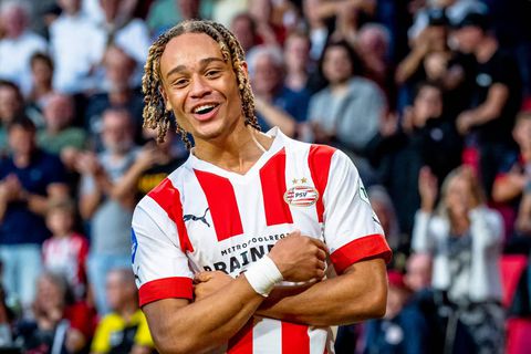 Xavi Simons bevestigt transferclausule PSG: 'Ben niets verplicht en denk niet aan weggaan'