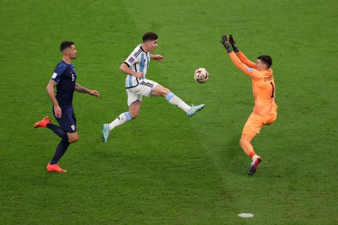 Verbazing over penalty bij Argentinië tegen Kroatië: 'Keeper kan nergens anders heen'