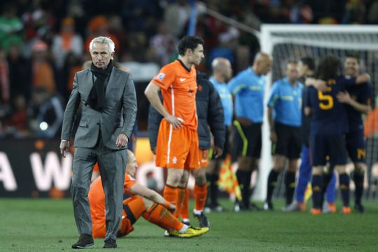 Geëmotioneerde Van Marwijk blikt terug op verloren WK-finale (video)