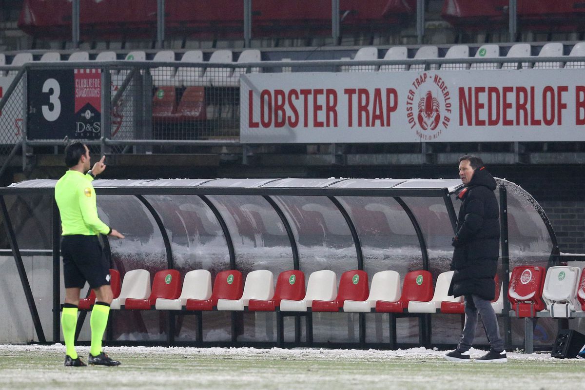 Roger Schmidt soms te emotioneel richting scheidsrechter: 'Dat is een deel van mij'