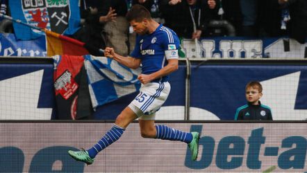 Huntelaar trefzeker voor winnend Schalke 04