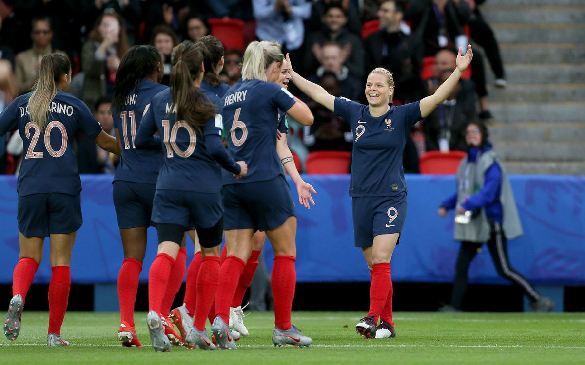 Gastland Frankrijk opent WK vrouwenvoetbal met verwachte, ruime zege op Zuid-Korea