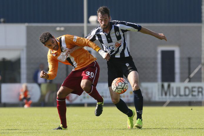 18-jarige verdediger Achilles'29 op proef bij Stoke City