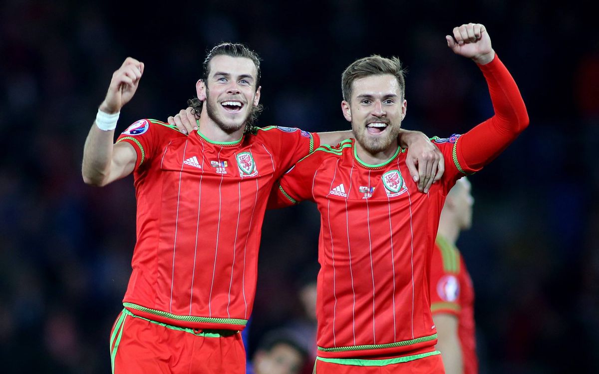 Bondscoach Giggs voor cruciaal kwalificatieduel Ierland: 'Bale en Ramsey klaar om te starten'