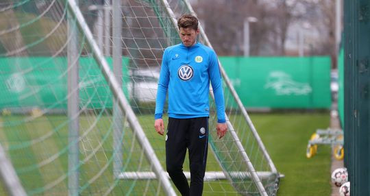 Weghorst haakt geblesseerd af bij training: 'Zou jammer zijn als hij niet kan spelen'