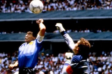 Grensrechter, die 'Hand van God' van Maradona miste, overleden (video)