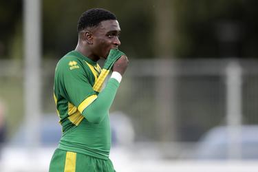 Cain Seedorf op de bank bij ADO, inderdaad een neefje van