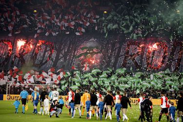 WTF?! Feyenoord-spandoek verwijst naar supportersrellen en Nouri: 'Zeer kwalijk dat ons doek hiervoor misbruikt is'