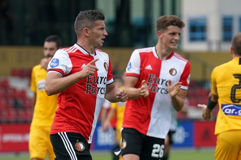 Feyenoord verslaat AEK Athene in oefenpot met 3-1