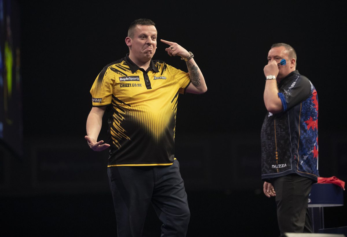 Dave Chisnall met 170 finish als 1e zeker van finale in de World Grand Prix (video)