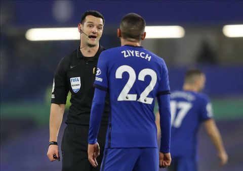 Hakim Ziyech wordt GESLOOPT in de media: ‘Een nachtmerrie en een horrorshow’