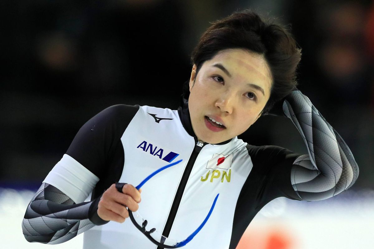 Nao Kodaira wint de 500 meter en rijd in perfecte stijl naar een baanrecord in Thialf