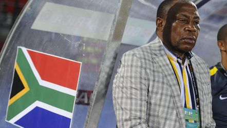 Voetbalbond Zuid-Afrika schorst bondscoach na zege