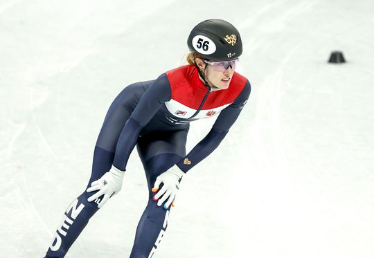 Shorttracksters Schulting en Velzeboer door, Rianne de Vries direct uitgeschakeld bij debuut