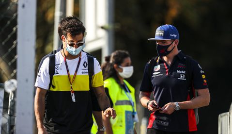 Oude teammaatjes omschrijven Verstappen: 'Hij ruikt eigenlijk niet verkeerd'