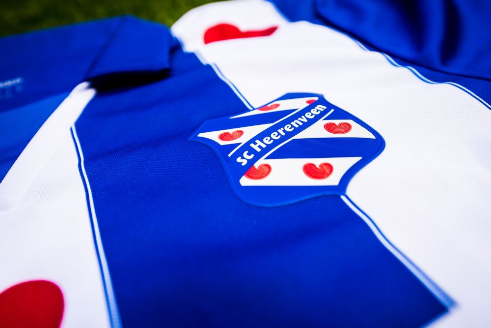 Het shirt van Heerenveen lelijk? De BBC vindt van wel (poll)