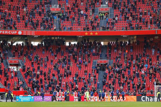 Eredivisie wil weer fans in het stadion: 'Voetbal kan een deel van de oplossing zijn'