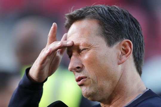 PSV-trainer Schmidt maakt het in de rust tegen Go Ahead Eagles nóg bonter: weer 2 wissels