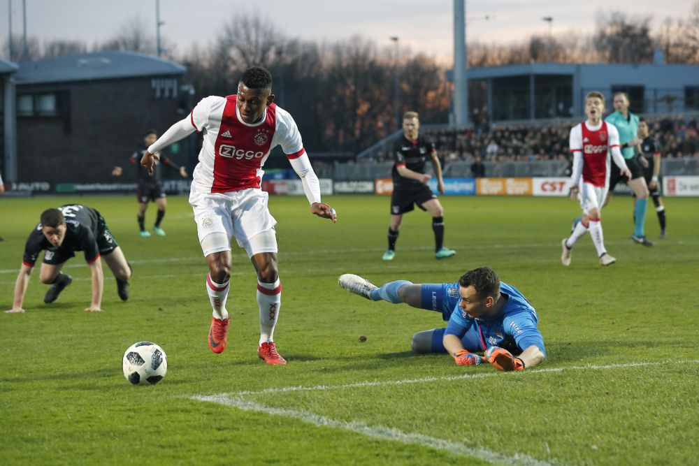 Jong Ajax-NEC moet over door blunder van de KNVB