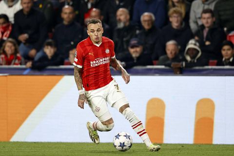 Oei! PSV kan voorlopig niet beschikken over Noa Lang; mist waarschijnlijk Ajax-thuis
