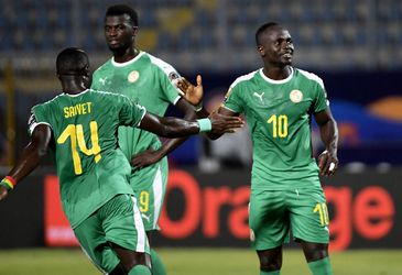 Liverpool-ster Mané knalt Senegal naar de volgende ronde