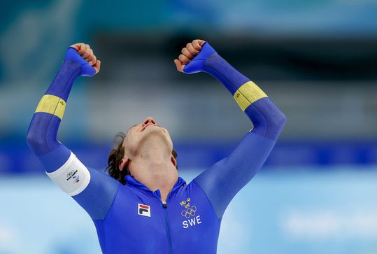 🎥 | Nils van der Poel zet Nederlanders voor schut met wereldrecord op 10 kilometer