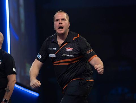 Opluchting voor Van Duijvenbode: ‘Aubergenius’ test negatief en kan gewoon spelen tegen Price