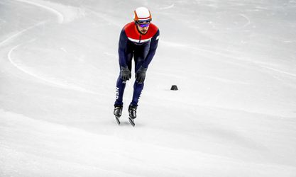 Knegt gediskwalificeerd op de 500 meter en kan titel niet verdedigen