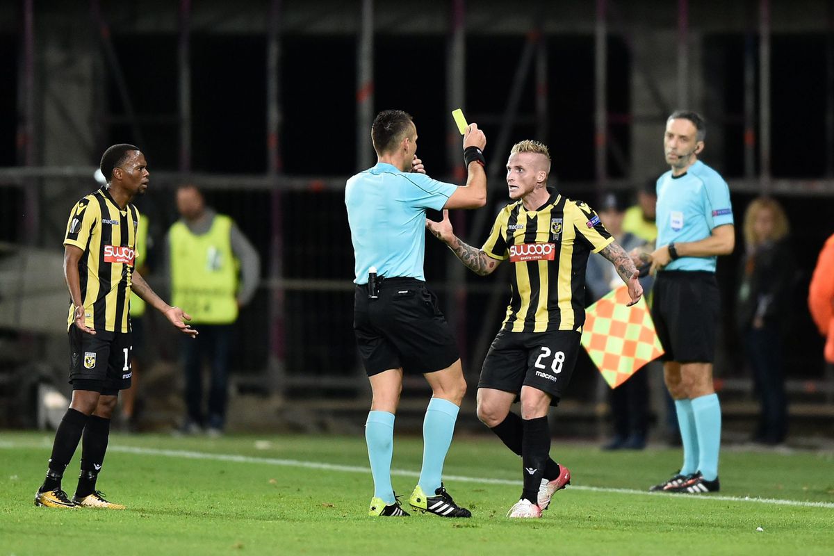 UEFA onderzoekt hoeveelheid gele kaarten bij Vitesse