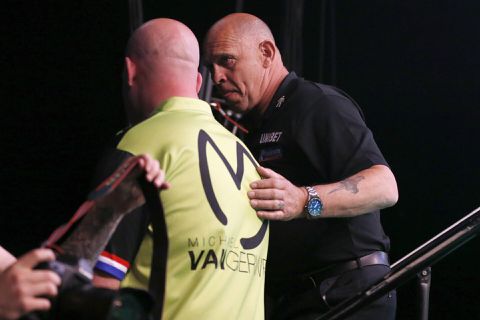 Dartscheidsrechter Russ Bray maakte telfouten door vele medicatie