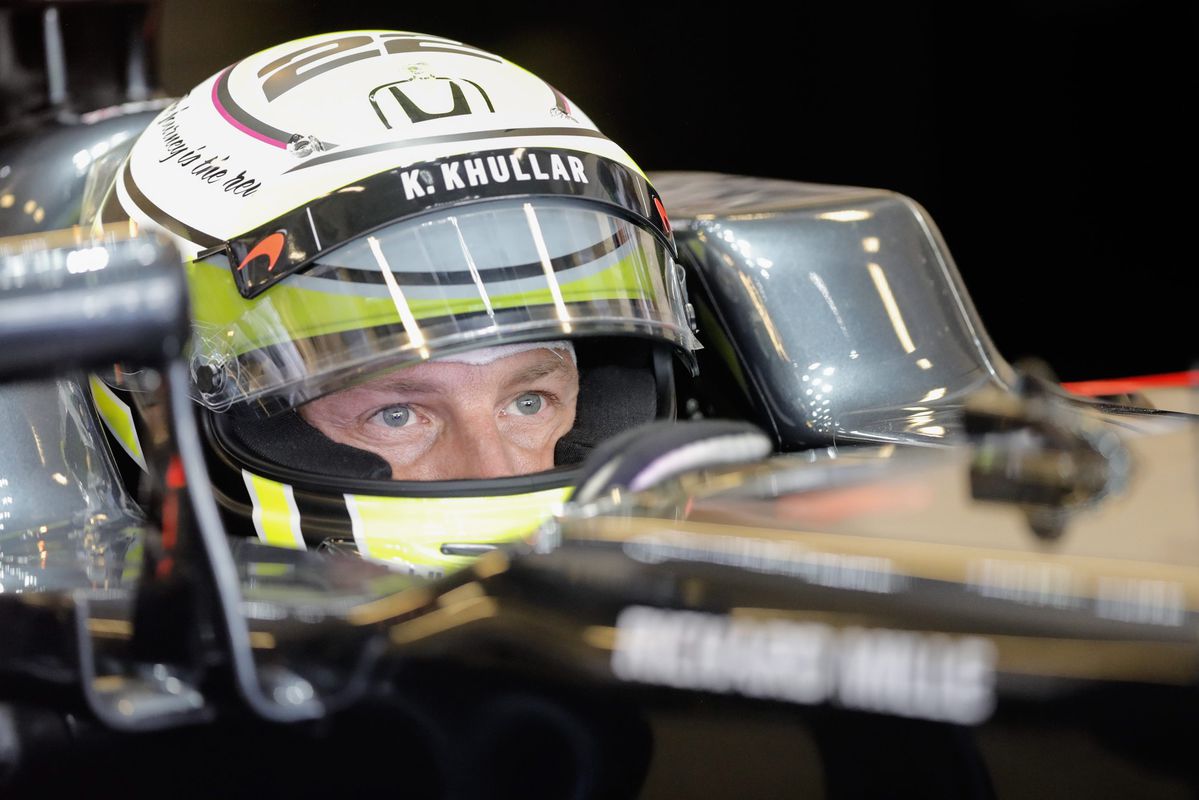 Button kan zijn laatste race niet uitrijden (video)