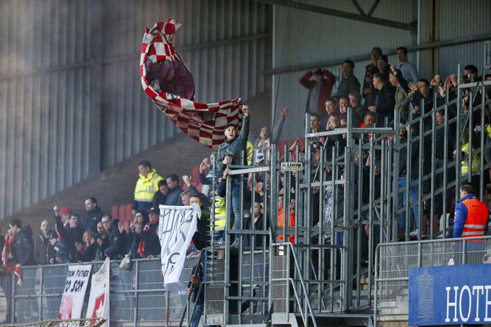 Bestuur MVV boycot de uitwedstrijd naar Helmond Sport: ‘Supporters niet? Dan wij ook niet!’