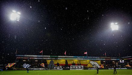 FC Utrecht moet boete van 7.500 euro betalen omdat fans vuurwerk afstaken