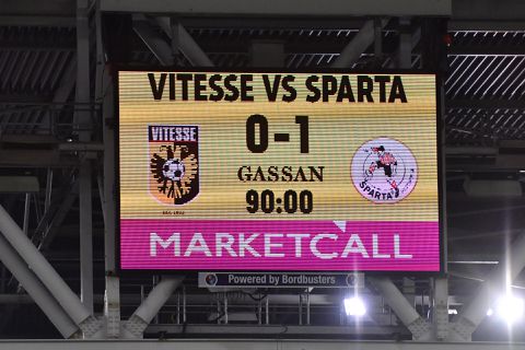 Vitesse verbood fan spandoek met 'Stop Putin' mee naar binnen te nemen