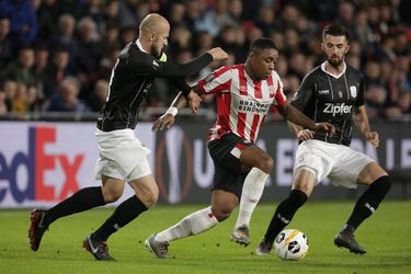 Ai! PSV vertrekt naar Oostenrijk zonder aantal basisspelers