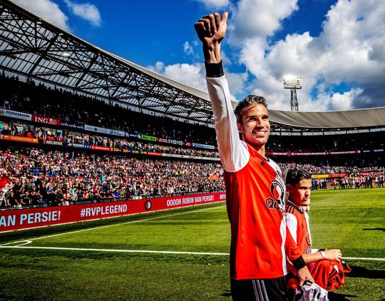 Robin van Persie keert terug bij Feyenoord en gaat 1 speler trainen