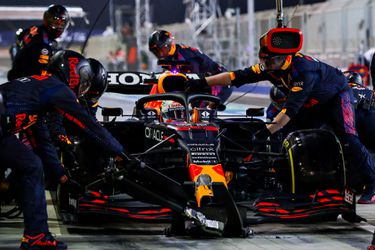 23/56 | Max Verstappen is P1 kwijt in de Grand Prix van Bahrein