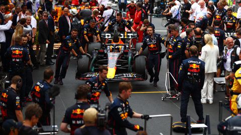 Regen! Grand Prix van Monaco begint achter de safety car