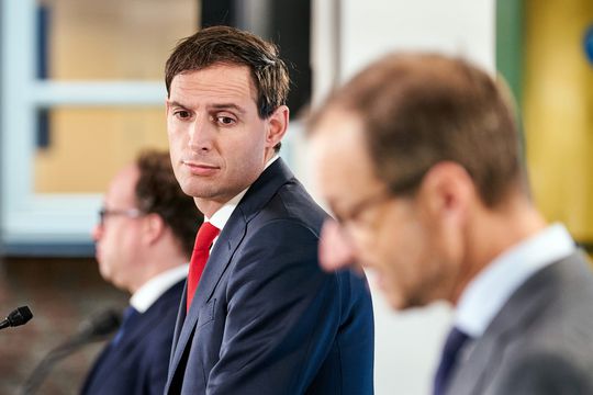 Nederland reageert op blunderminister: 'Sportscholen als goedmakertje weer openen?'