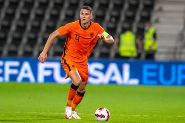 🎥​​ | Jong Oranje-bondscoach is teleurgesteld in aanvoerder Botman: 'Graag of anders niet'