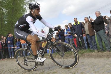 Wielerheld Cancellara wéér verdacht van motortje in fiets